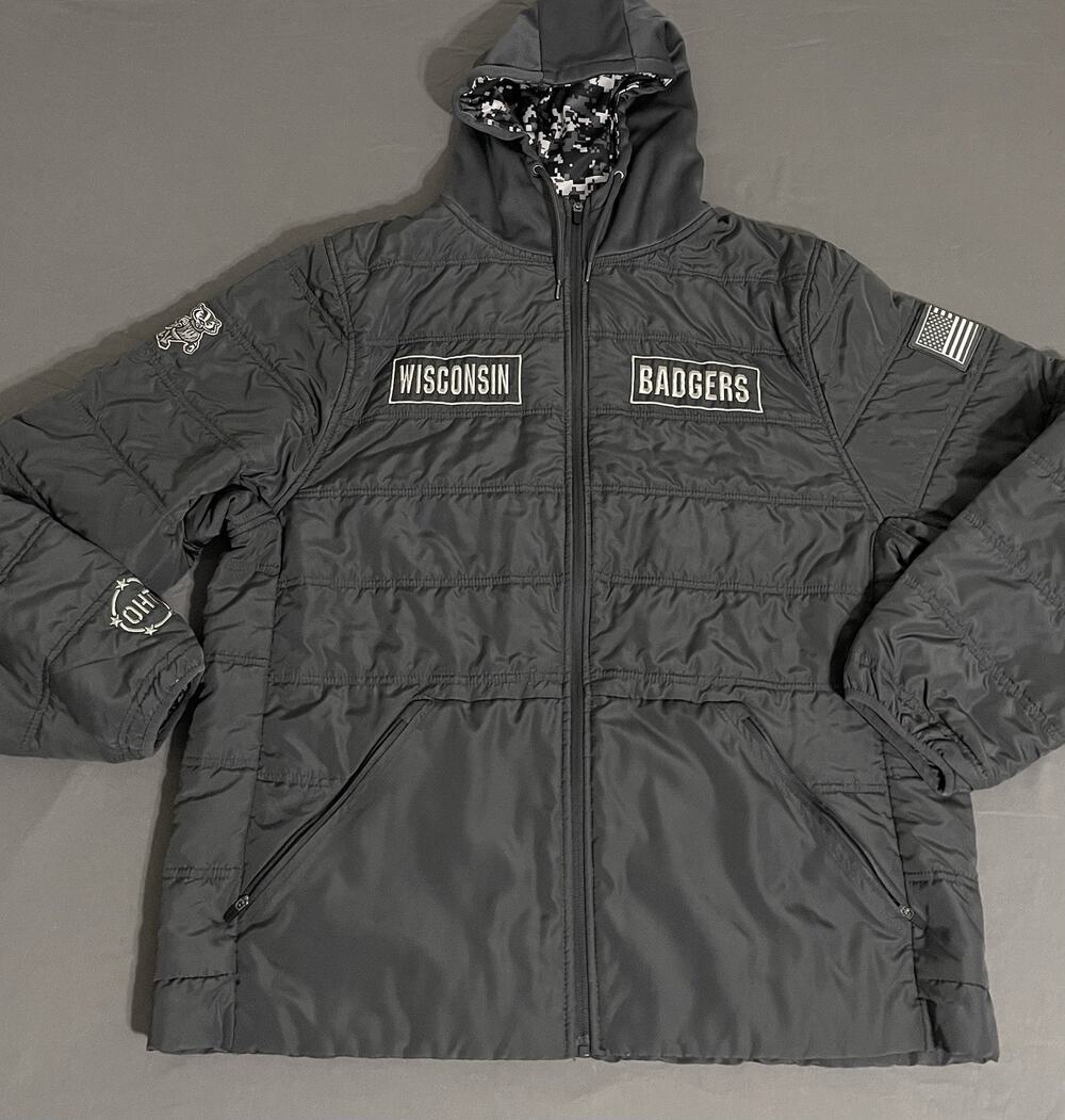 Colosseum Wisconsin Badgers OHT Military Puffer Jacket Mens XL Hooded Gray